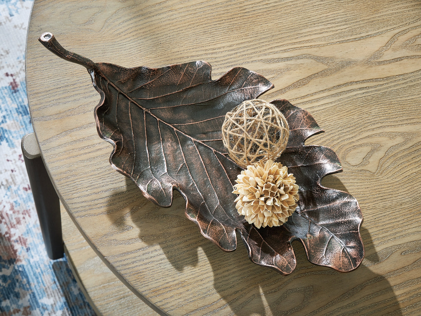 Accessories > Figurines & Sculptures